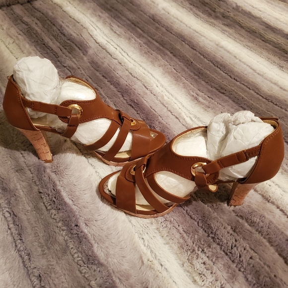 Brand new brown heeled sandals - Picture 4 of 5